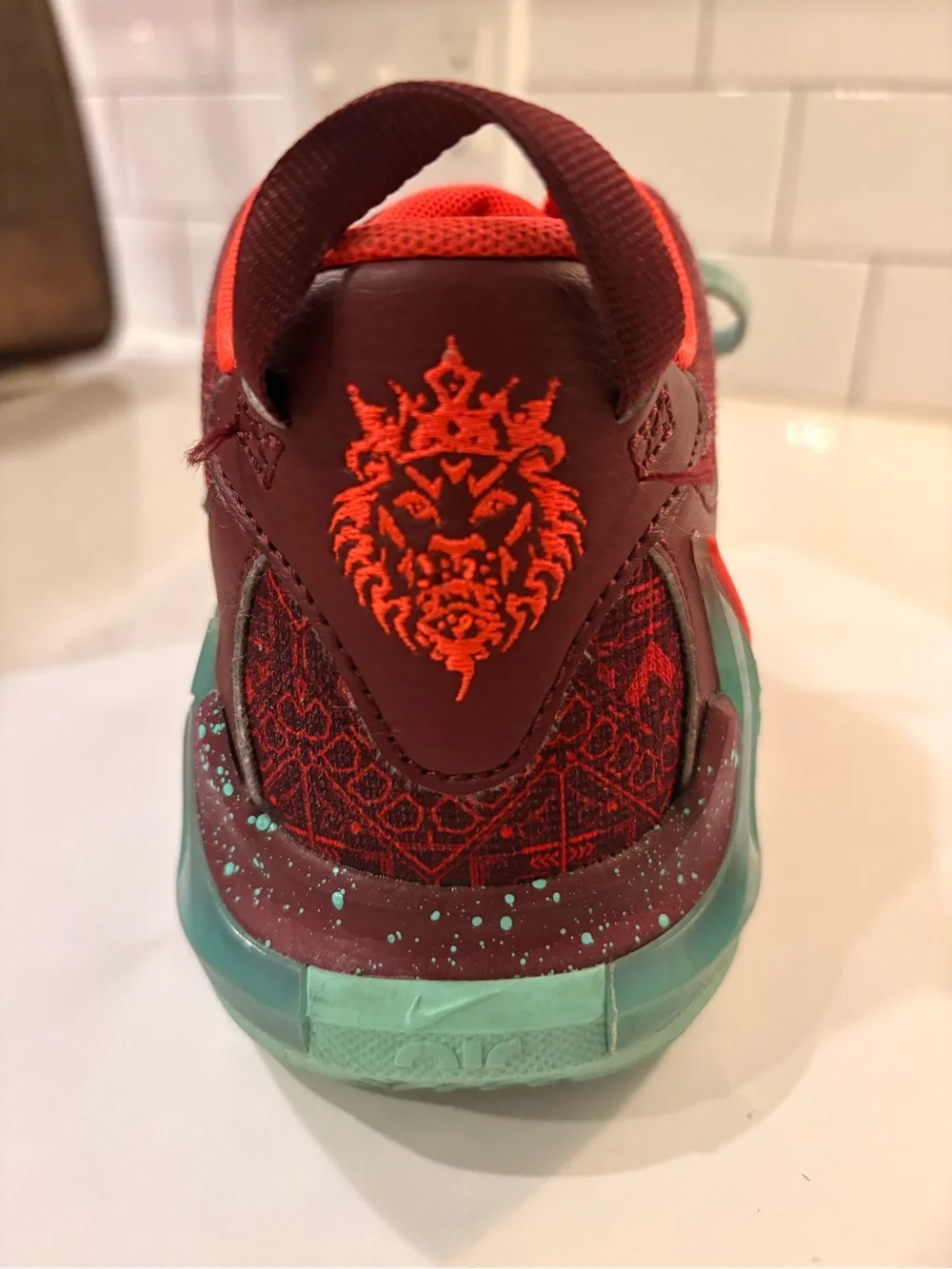 LeBron Witness 7 boys Nike sneakers